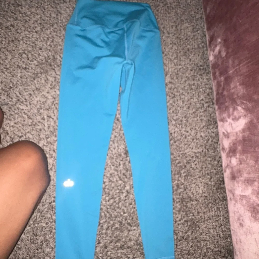 ALO Yoga Teal Leggings